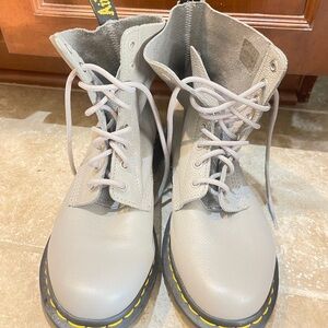 Doc Marten 1460 Pascal Virginia Leather Boot  US MEN size 9 US WOMEN 10 UK 8
